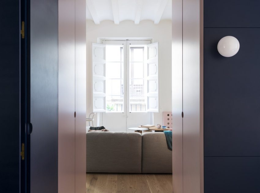 A Colorful, Vibrant Apartment for a Young Woman in Barcelona by CaSA - Colombo and Serboli Architecture (17)