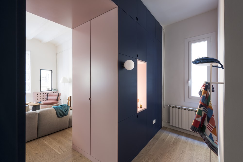 A Colorful, Vibrant Apartment for a Young Woman in Barcelona by CaSA - Colombo and Serboli Architecture (20)