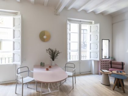A Colorful, Vibrant Apartment for a Young Woman in Barcelona by CaSA - Colombo and Serboli Architecture (8)