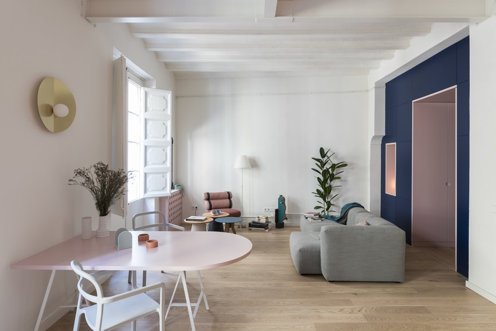 A Colorful, Vibrant Apartment for a Young Woman in Barcelona by CaSA - Colombo and Serboli Architecture (9)