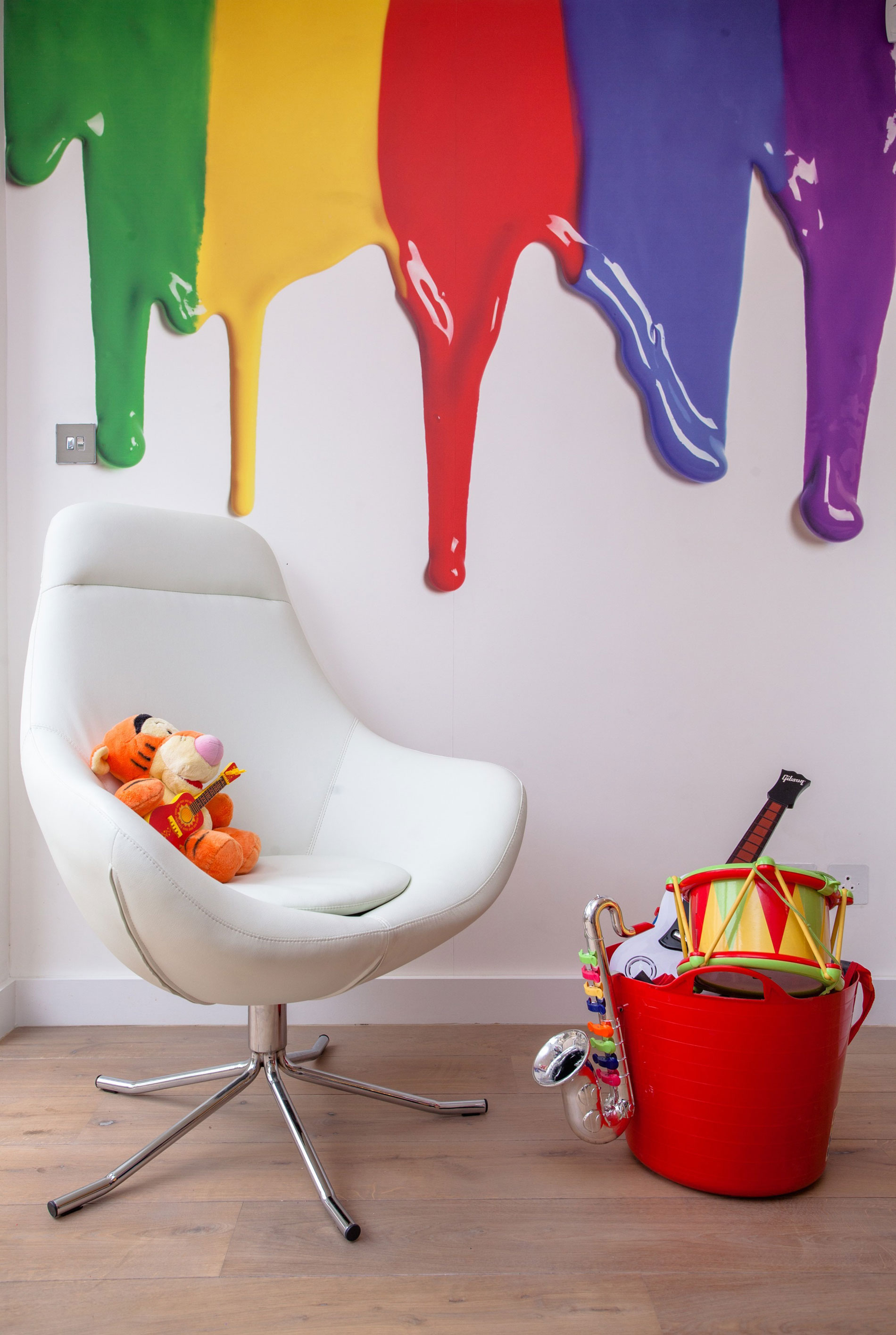A Colorful and Vibrant Home for a Young and Growing Family in London by Roselind Wilson Design (14)