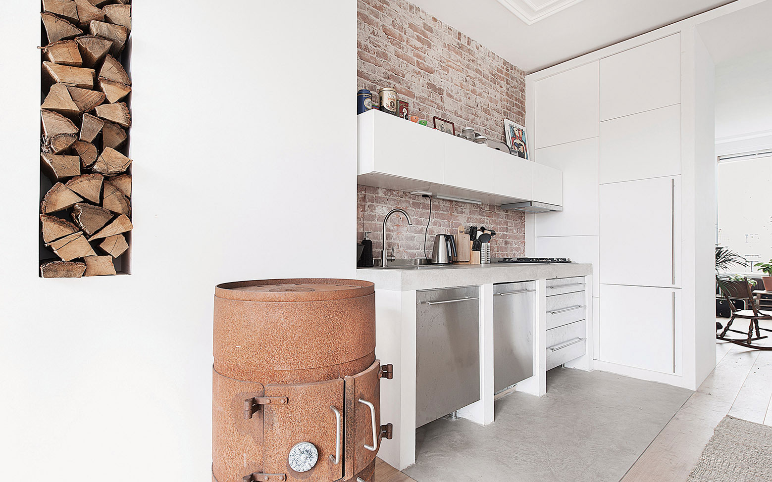 A Comfortable Home with Contemporary High-Tech and Industrial Features in The Netherlands by Global Architects (6)