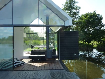 A Comfortable and Cozy House with Wonderful Views in the Loosdrechtse Plas by 2by4-architects (11)