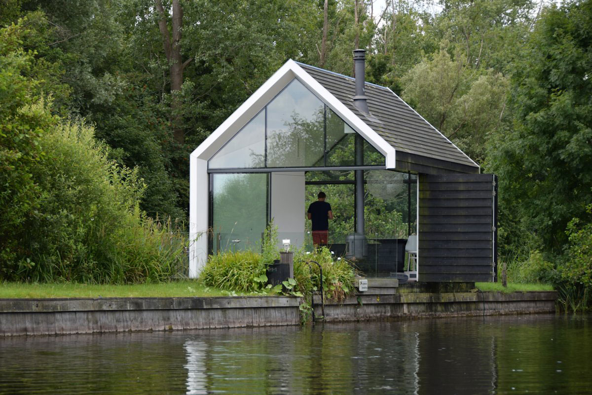 A Comfortable and Cozy House with Wonderful Views in the Loosdrechtse Plas by 2by4-architects (4)