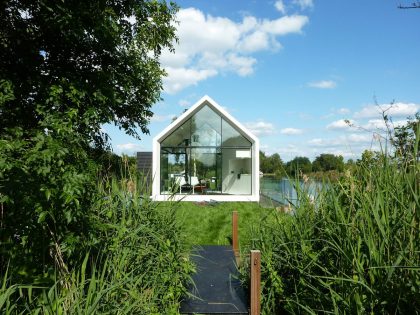 A Comfortable and Cozy House with Wonderful Views in the Loosdrechtse Plas by 2by4-architects (5)
