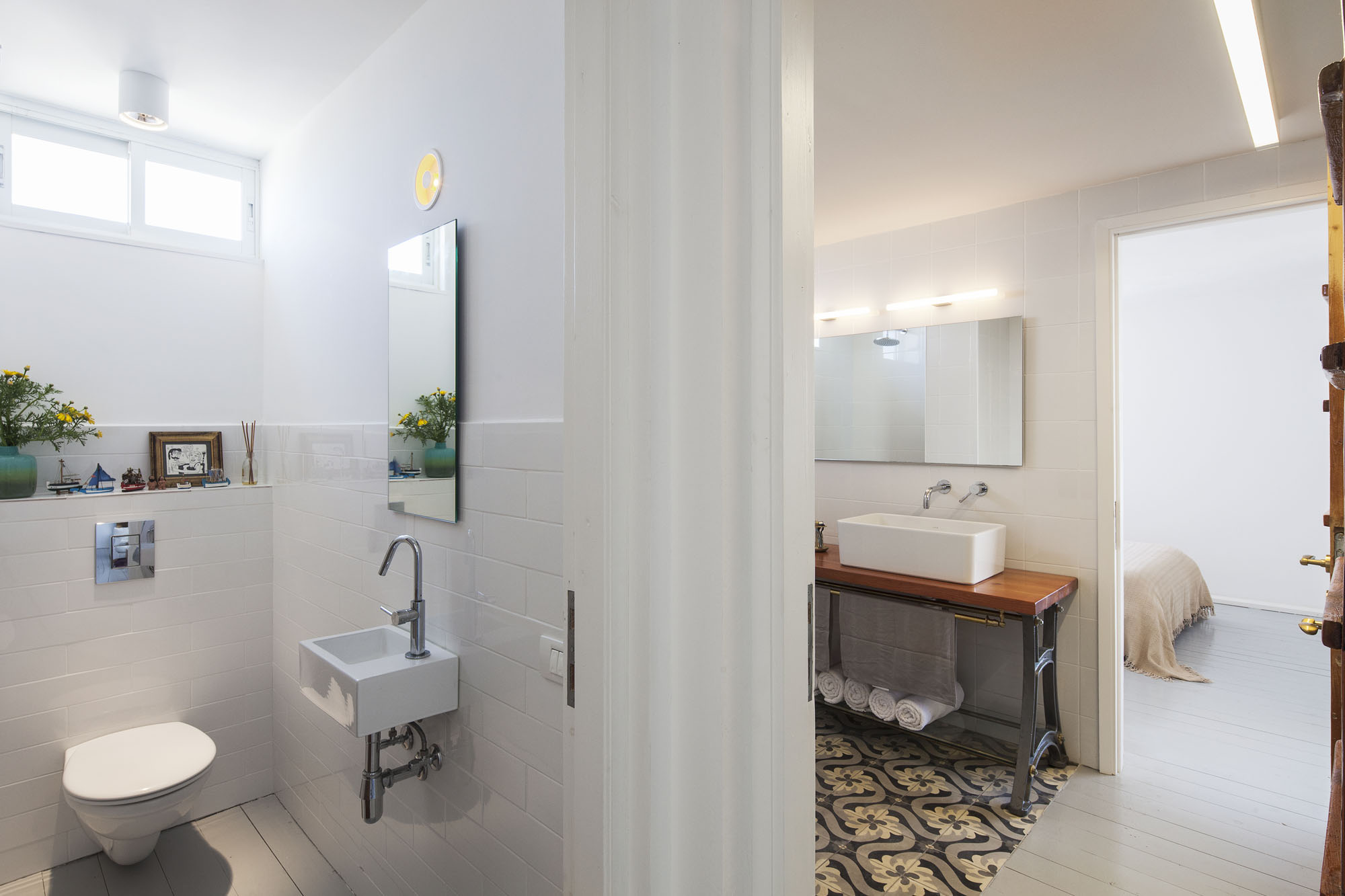 A Contemporary Apartment for a Young Couple, an Interior Designer and a Graphic Designer in Jaffa by Henkin Shavit Architecture & Design (10)