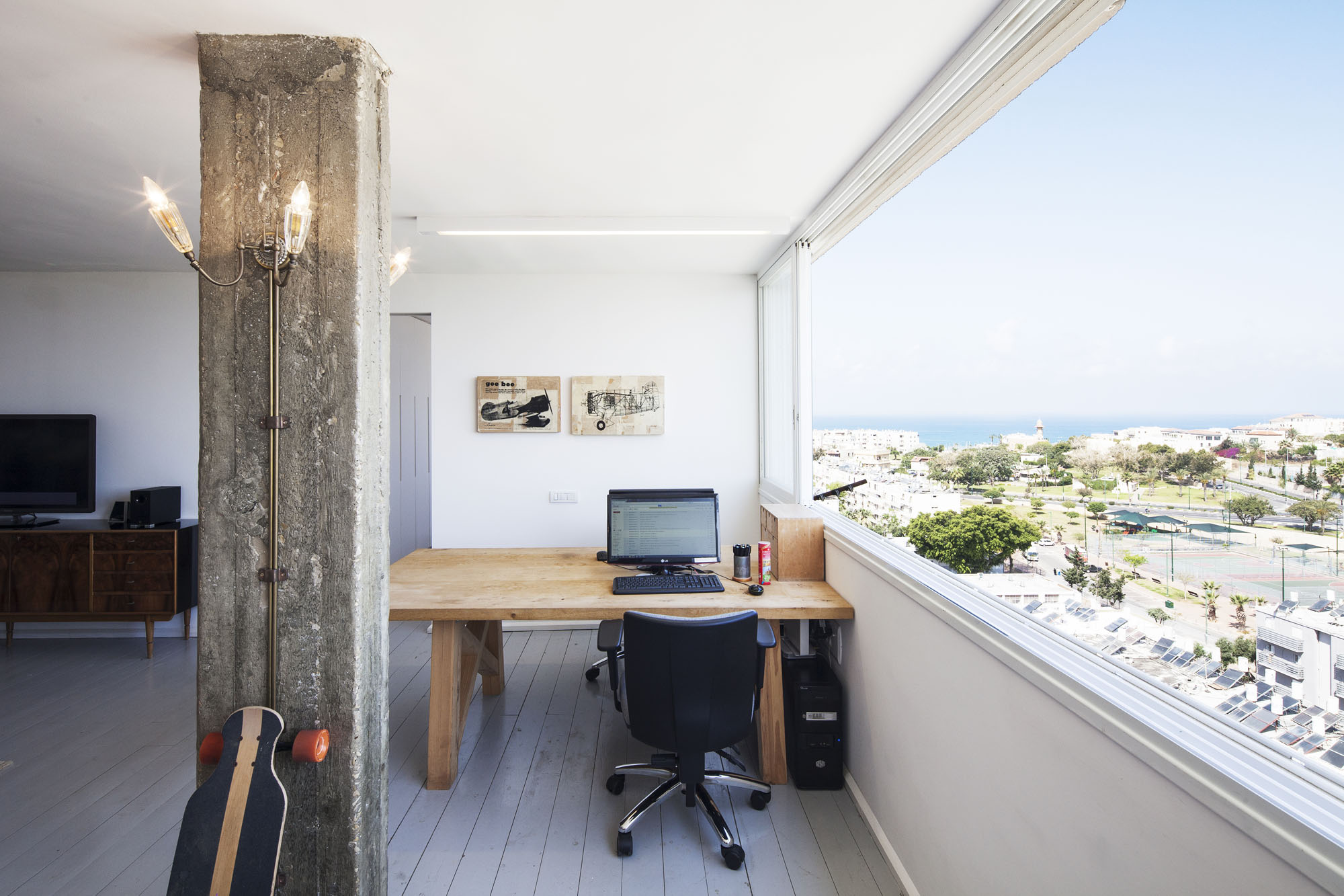 A Contemporary Apartment for a Young Couple, an Interior Designer and a Graphic Designer in Jaffa by Henkin Shavit Architecture & Design (7)