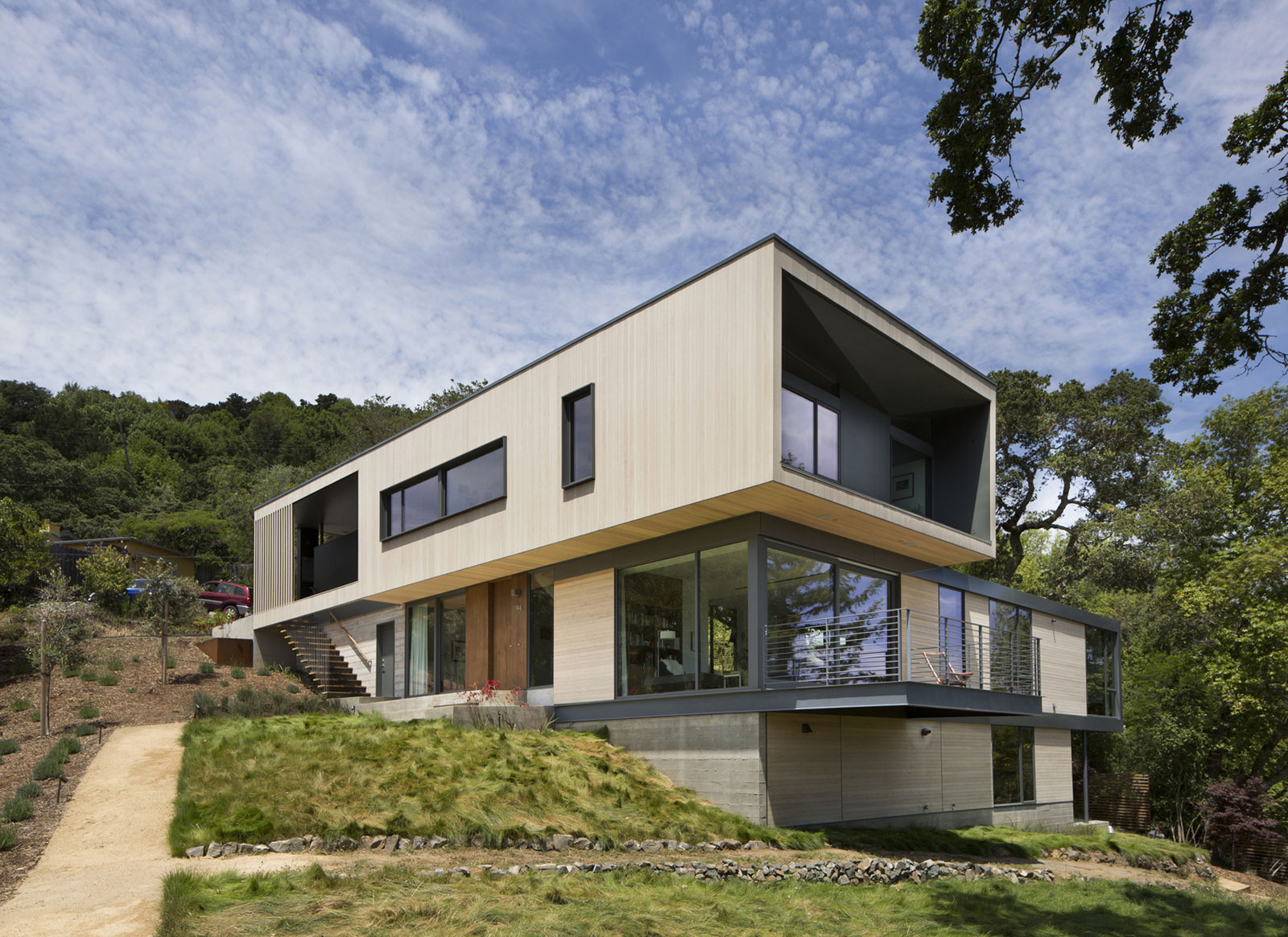 A Contemporary Home Features Patio with Cantilevered Deck in San Anselmo by Shands Studio (1)