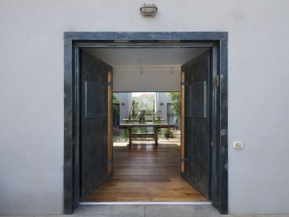 A Contemporary Home Focused on Natural Materials and Simplicity in Tel Aviv by Henkin Shavit Architecture & Design (5)