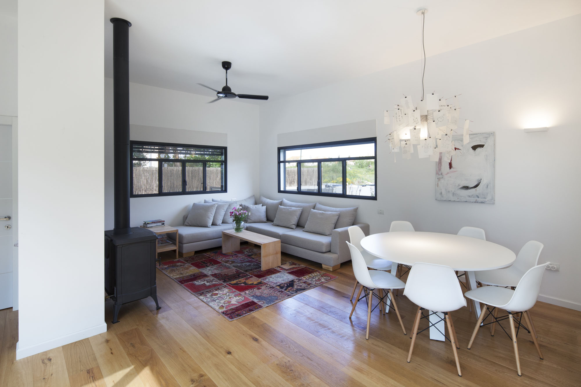 A Contemporary Home Focused on Natural Materials and Simplicity in Tel Aviv by Henkin Shavit Architecture & Design (8)