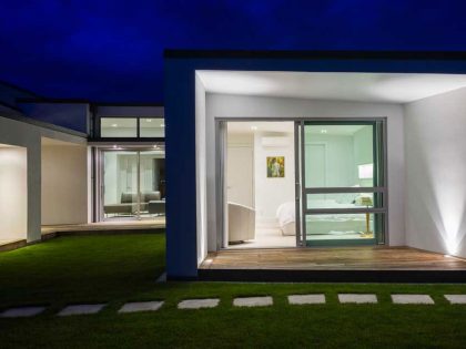 A Contemporary Home with Clean Lines and White Single Volumes Shape in Greytown, New Zealand by Casas Design + Architecture Studio (15)