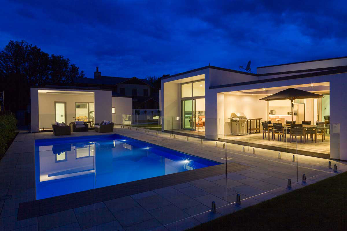 A Contemporary Home with Clean Lines and White Single Volumes Shape in Greytown, New Zealand by Casas Design + Architecture Studio (16)