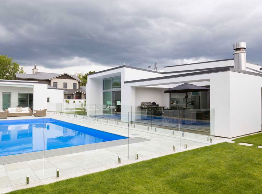 A Contemporary Home with Clean Lines and White Single Volumes Shape in Greytown, New Zealand by Casas Design + Architecture Studio (2)