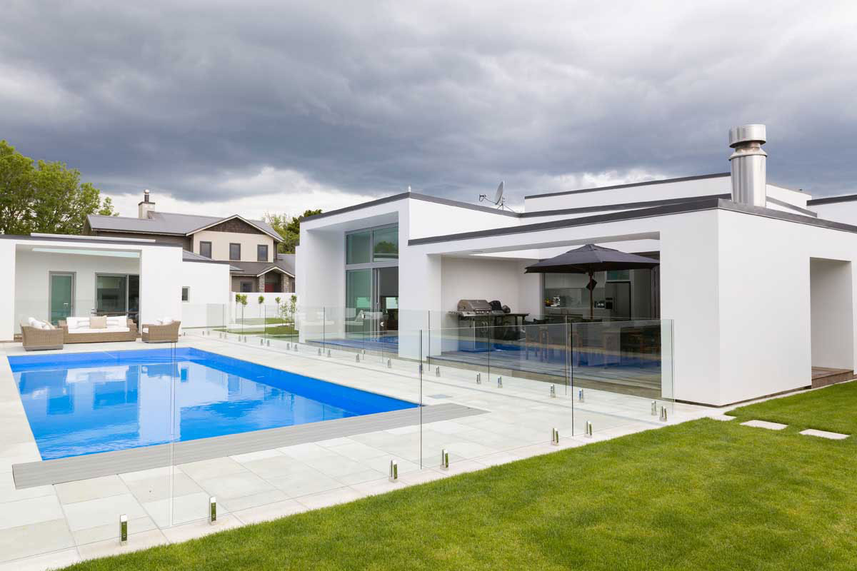 A Contemporary Home with Clean Lines and White Single Volumes Shape in Greytown, New Zealand by Casas Design + Architecture Studio (2)