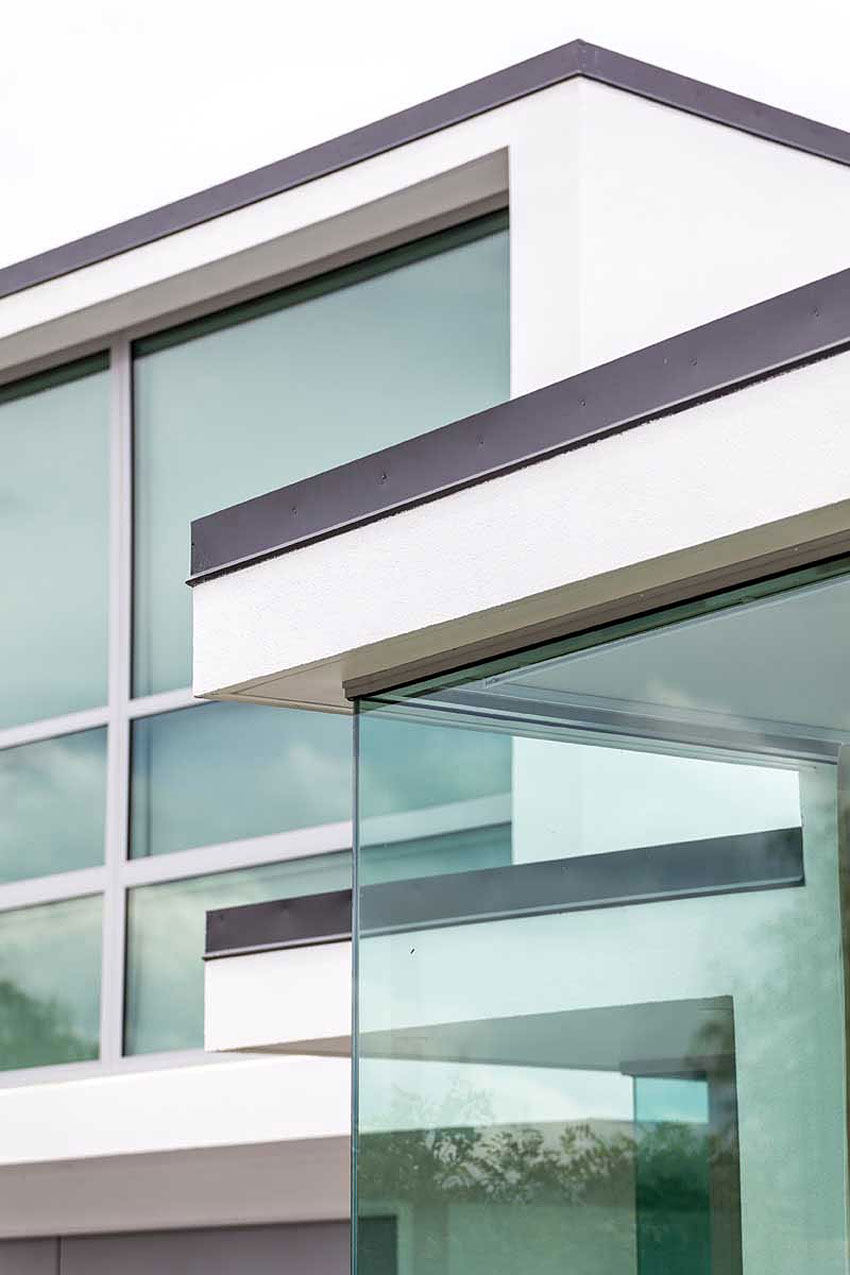 A Contemporary Home with Clean Lines and White Single Volumes Shape in Greytown, New Zealand by Casas Design + Architecture Studio (4)