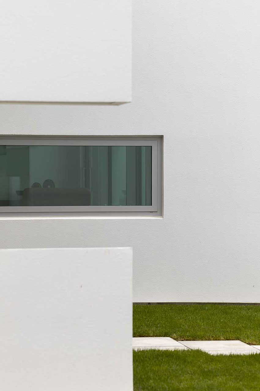 A Contemporary Home with Clean Lines and White Single Volumes Shape in Greytown, New Zealand by Casas Design + Architecture Studio (6)