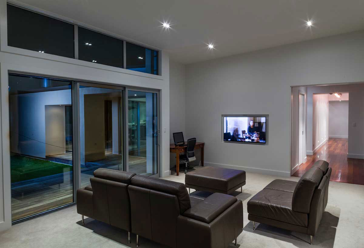 A Contemporary Home with Clean Lines and White Single Volumes Shape in Greytown, New Zealand by Casas Design + Architecture Studio (7)