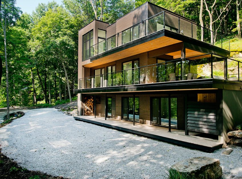A Contemporary House with a Privileged Natural Environment of Lakes and Mountains in Quebec by Boom Town (1)