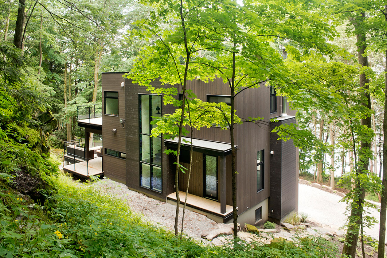 A Contemporary House with a Privileged Natural Environment of Lakes and Mountains in Quebec by Boom Town (11)
