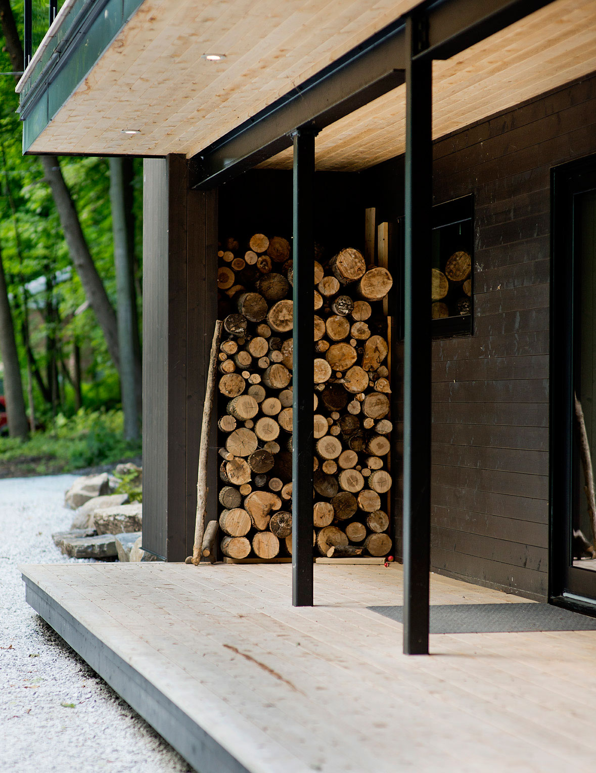 A Contemporary House with a Privileged Natural Environment of Lakes and Mountains in Quebec by Boom Town (12)