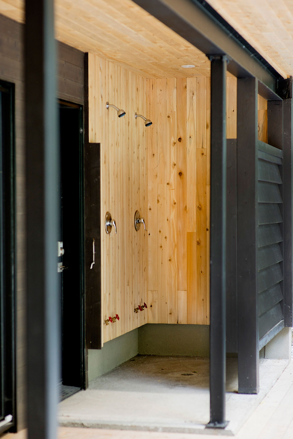 A Contemporary House with a Privileged Natural Environment of Lakes and Mountains in Quebec by Boom Town (14)