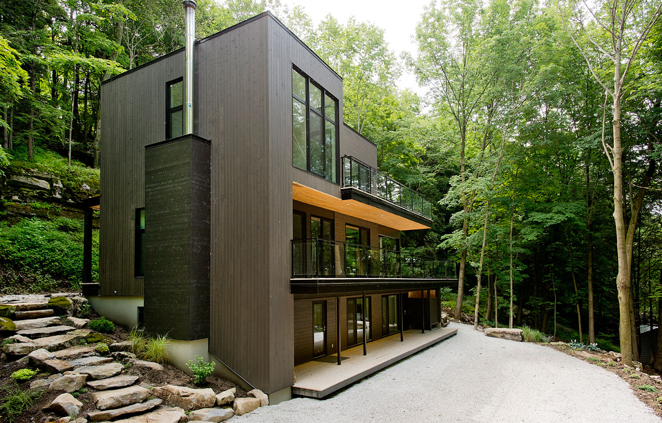 A Contemporary House with a Privileged Natural Environment of Lakes and Mountains in Quebec by Boom Town (18)