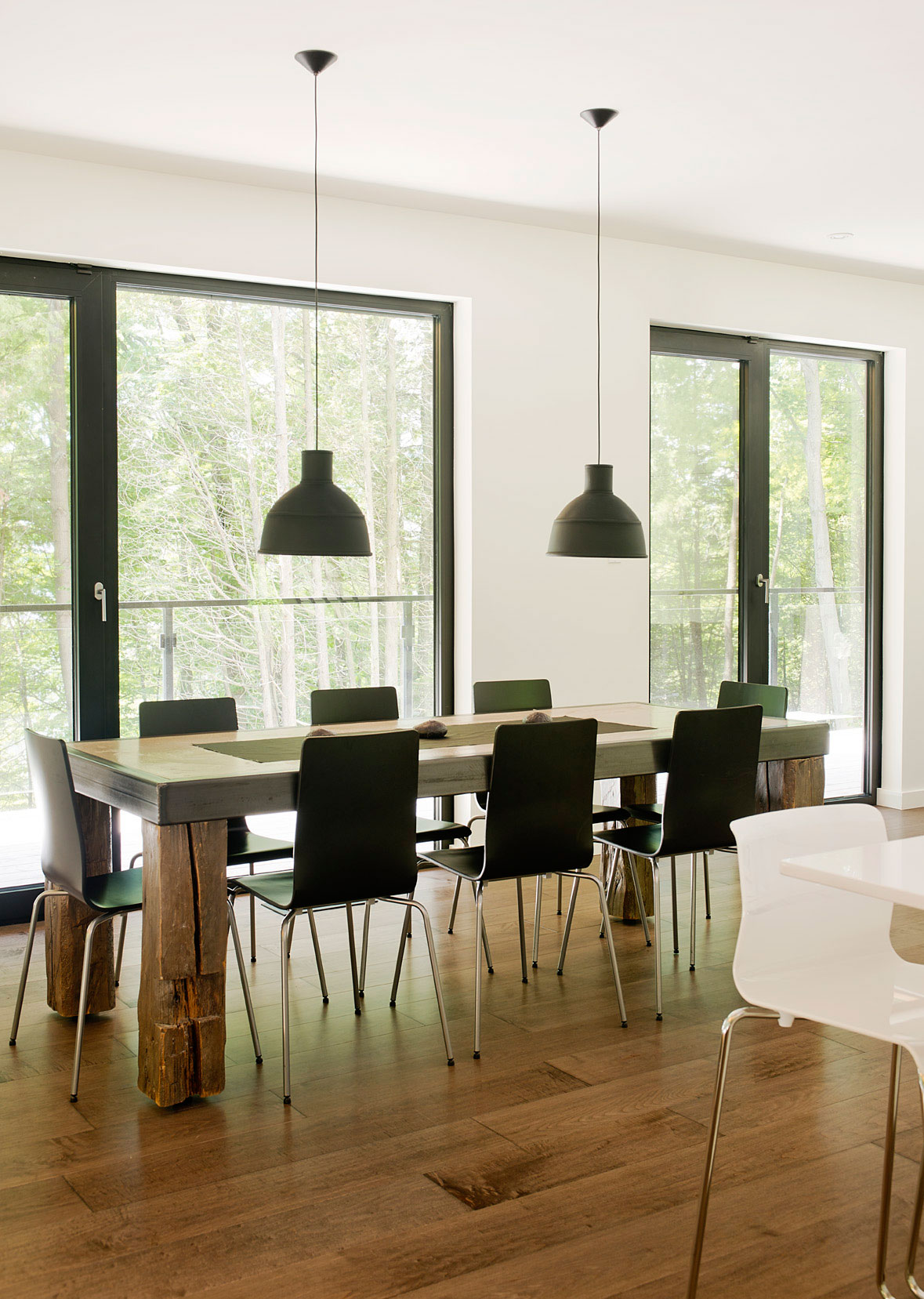 A Contemporary House with a Privileged Natural Environment of Lakes and Mountains in Quebec by Boom Town (28)