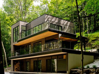 A Contemporary House with a Privileged Natural Environment of Lakes and Mountains in Quebec by Boom Town (3)