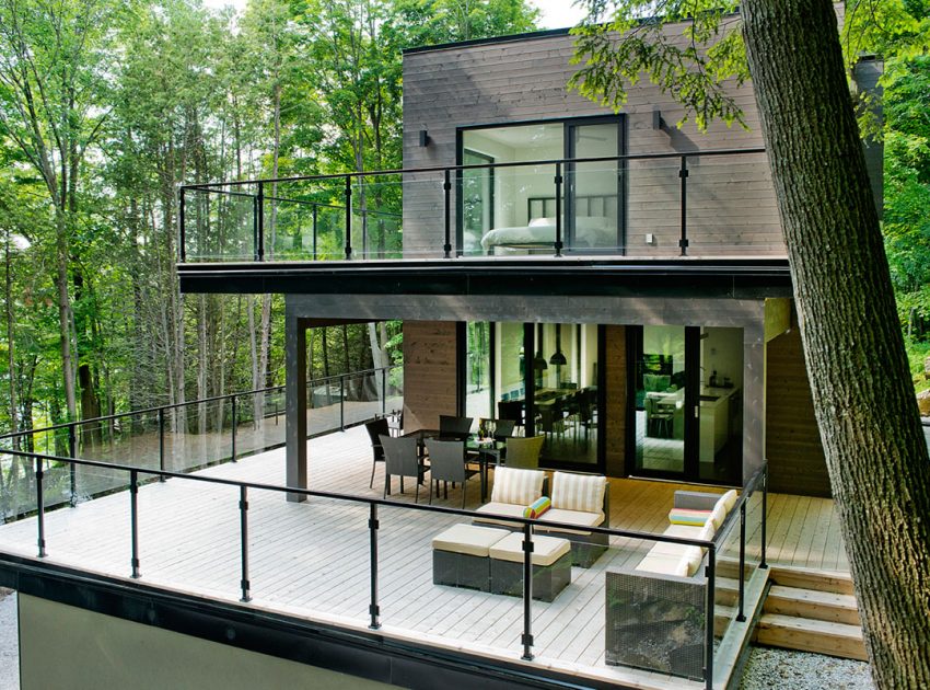 A Contemporary House with a Privileged Natural Environment of Lakes and Mountains in Quebec by Boom Town (7)
