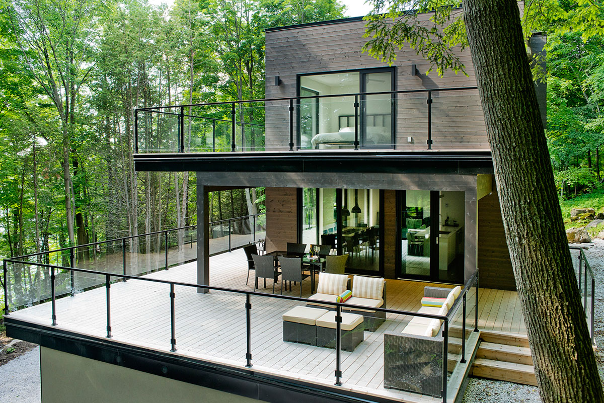 A Contemporary House with a Privileged Natural Environment of Lakes and Mountains in Quebec by Boom Town (7)