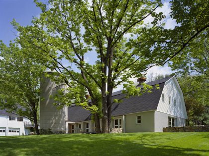 A Cozy, Comfortable and Elegant Home with Wonderful Views in Connecticut by Specht Harpman (1)