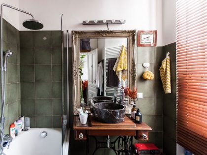 A Cozy Contemporary Apartment Brimming with Color and Art in Vienna by Atelier Karasinski (11)