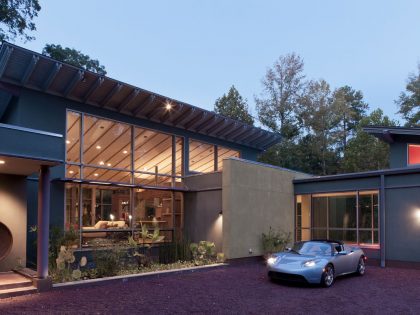 A Cozy Contemporary Home Illuminated with Natural Light in North Carolina by Krichco Construction (21)