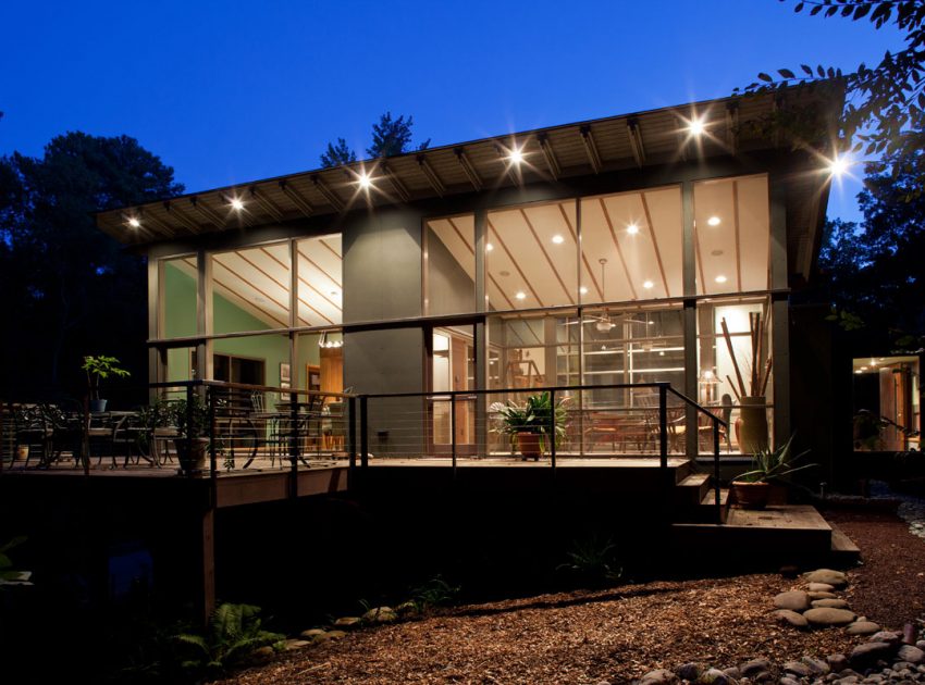 A Cozy Contemporary Home Illuminated with Natural Light in North Carolina by Krichco Construction (23)