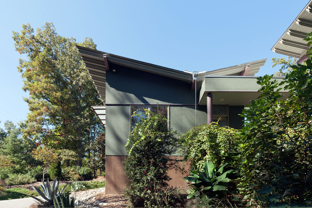 A Cozy Contemporary Home Illuminated with Natural Light in North Carolina by Krichco Construction (3)