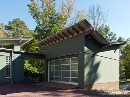 A Cozy Contemporary Home Illuminated with Natural Light in North Carolina by Krichco Construction (7)