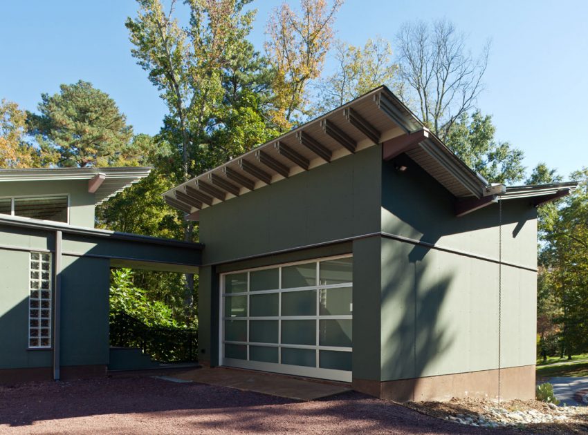 A Cozy Contemporary Home Illuminated with Natural Light in North Carolina by Krichco Construction (7)