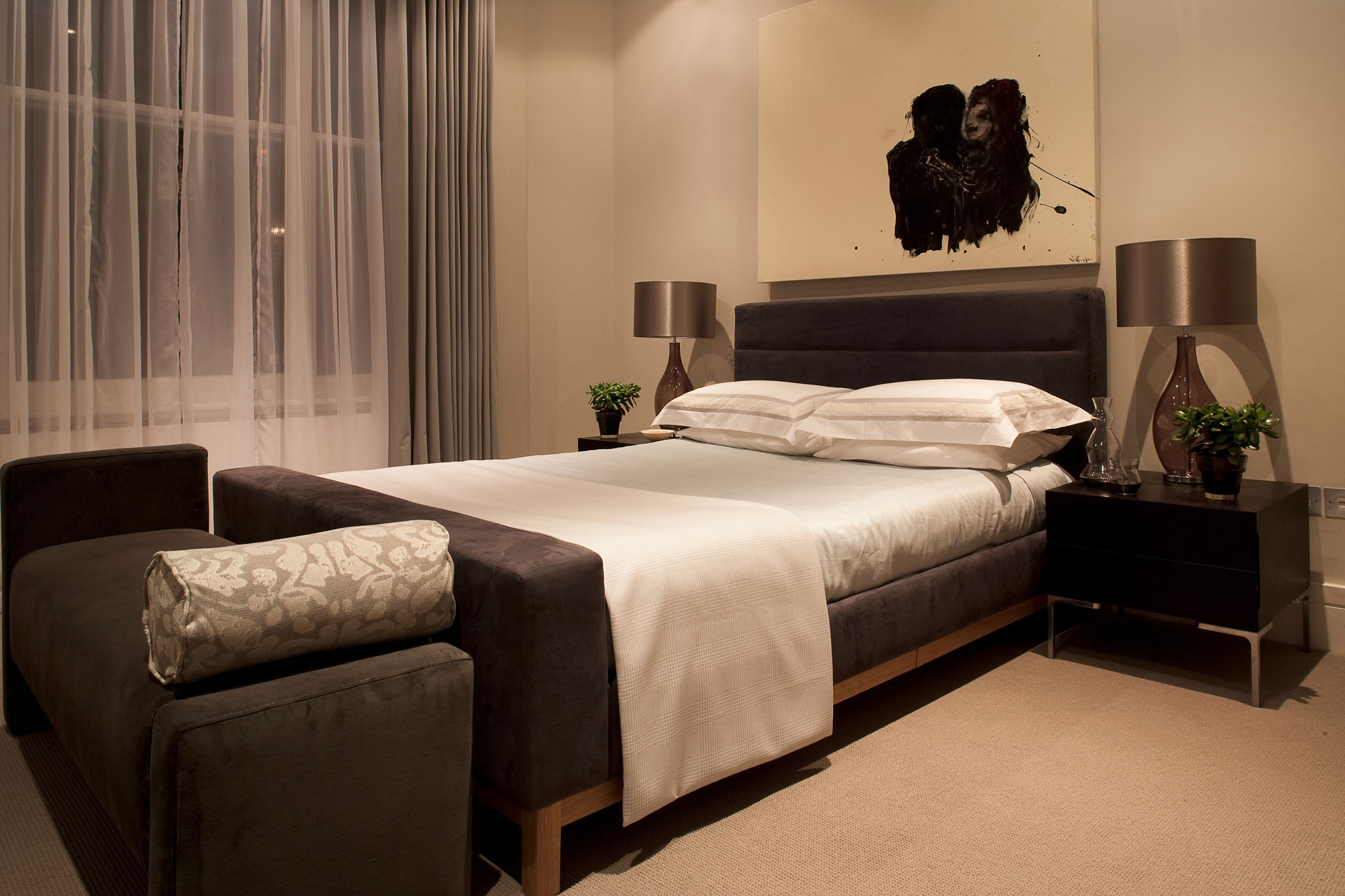 A Cozy Contemporary House with Warm and Luxurious Interiors in London, England by Roselind Wilson Design (12)