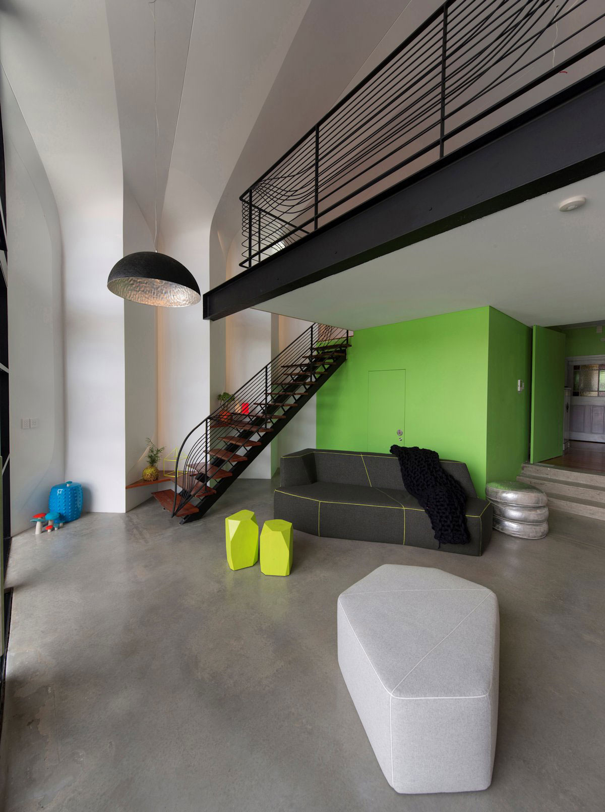 A Cozy, Warm and Friendly House for a Stylish Young Family in Sydney by Enter Projects (2)