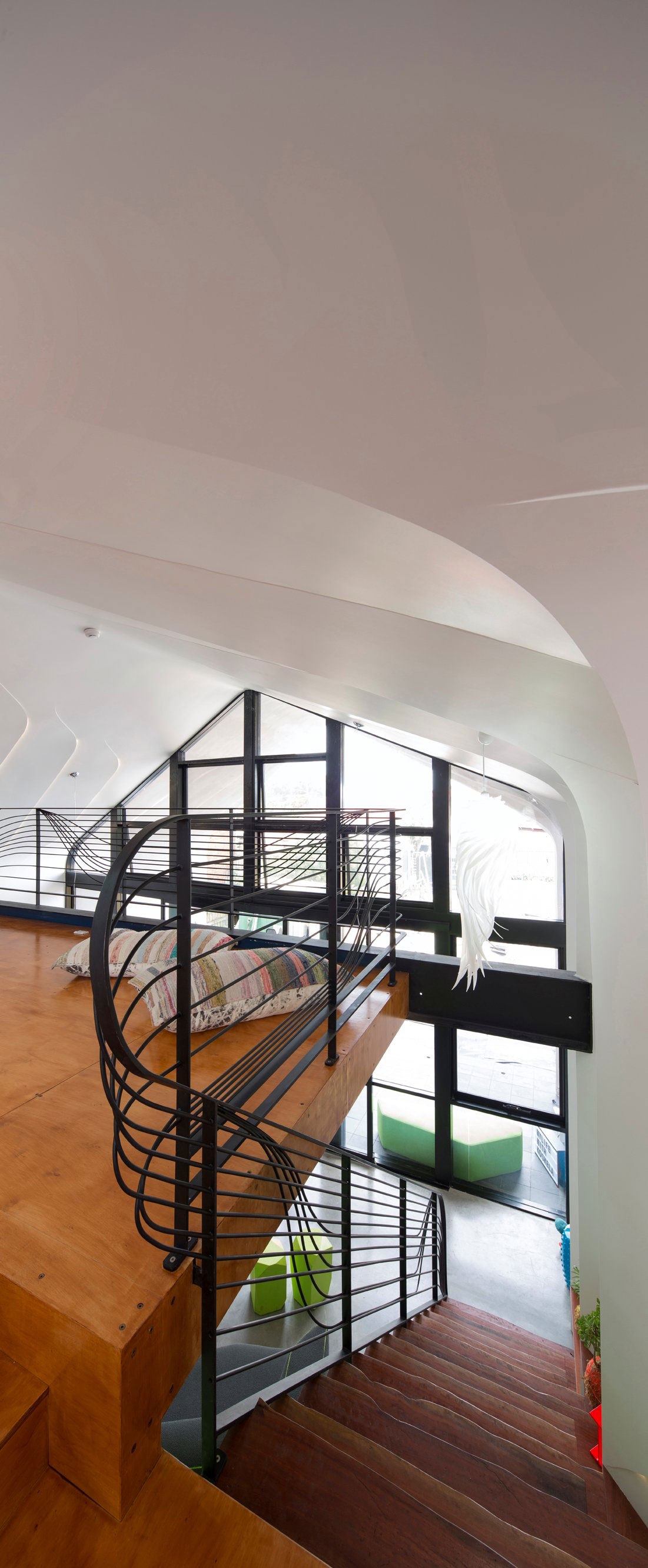 A Cozy, Warm and Friendly House for a Stylish Young Family in Sydney by Enter Projects (4)