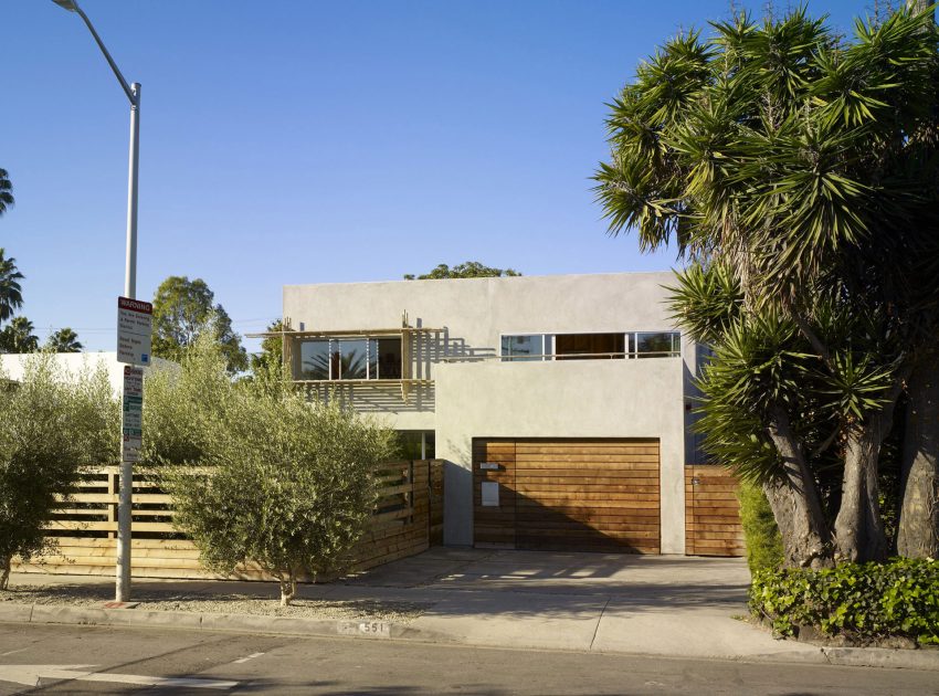 A Cozy and Elegant Home with Simple and Beautiful Elements in West Hollywood by Clive Wilkinson Architects (1)