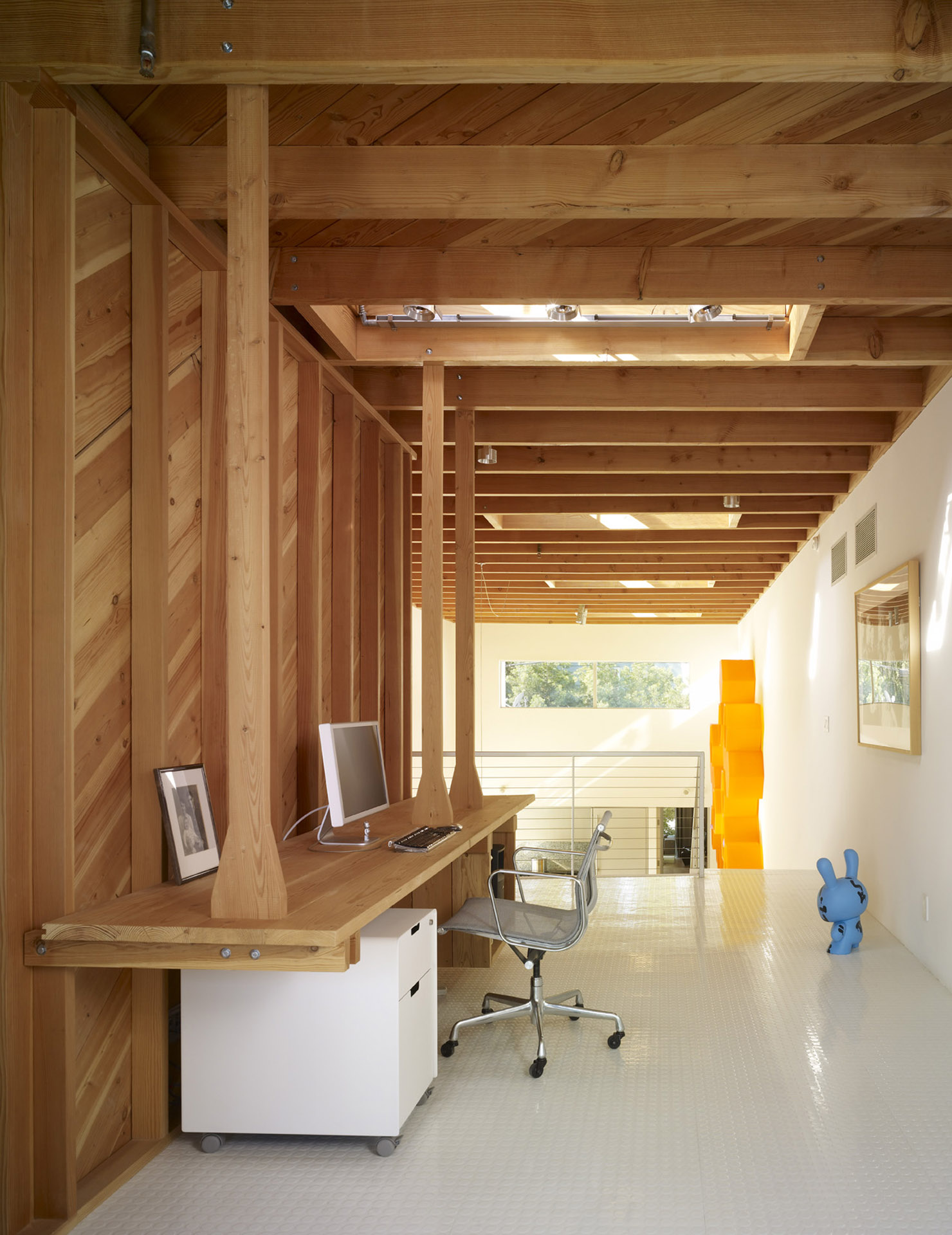 A Cozy and Elegant Home with Simple and Beautiful Elements in West Hollywood by Clive Wilkinson Architects (6)