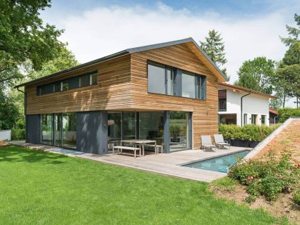 A Cozy and Elegant Modern Home with Inviting Ambiance in Oberhaching by Despang Schlüpmann Architekten (2)