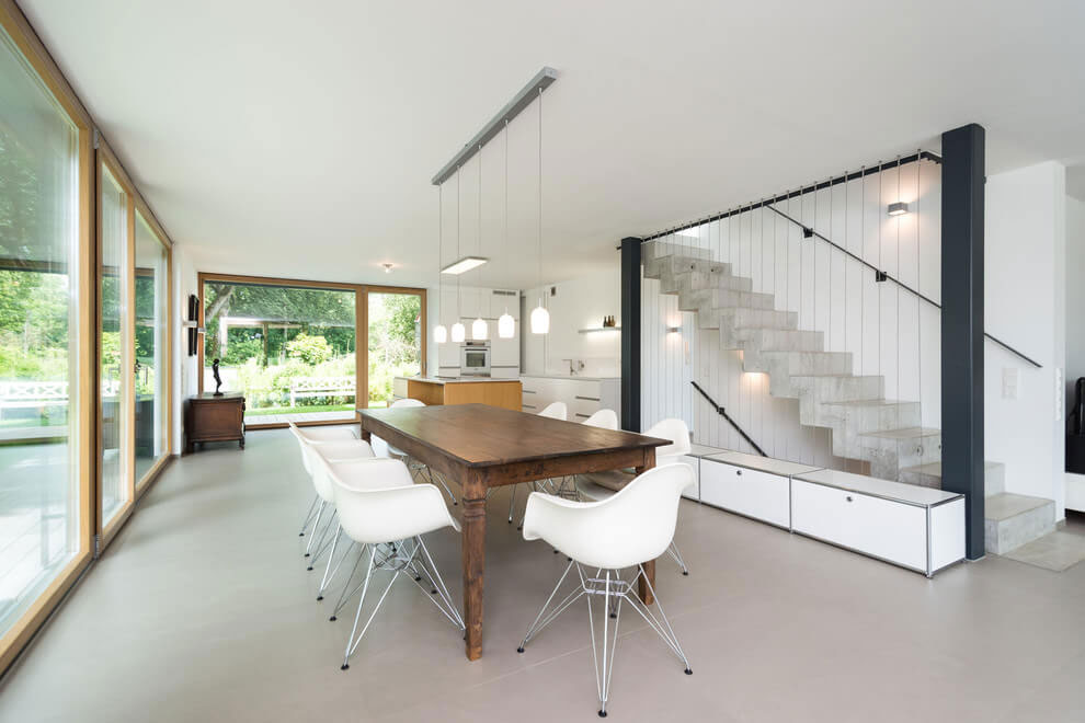 A Cozy and Elegant Modern Home with Inviting Ambiance in Oberhaching by Despang Schlüpmann Architekten (8)
