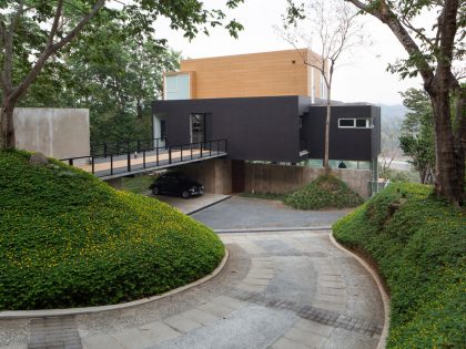 A Cozy and Elegant Mountain Home for a Recently Married Couple in El Salvador