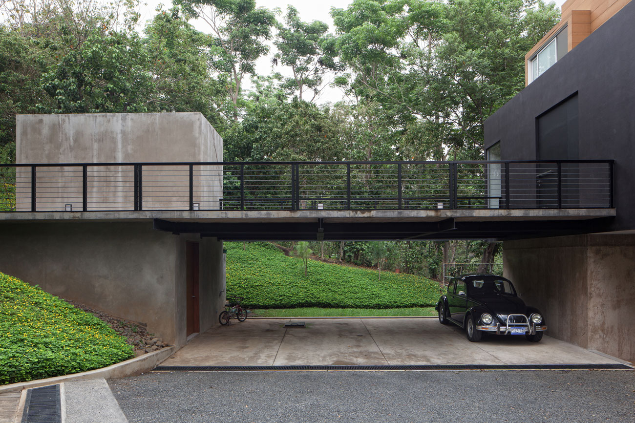 A Cozy and Elegant Mountain Home for a Recently Married Couple in El Salvador by Cincopatasalgato (2)