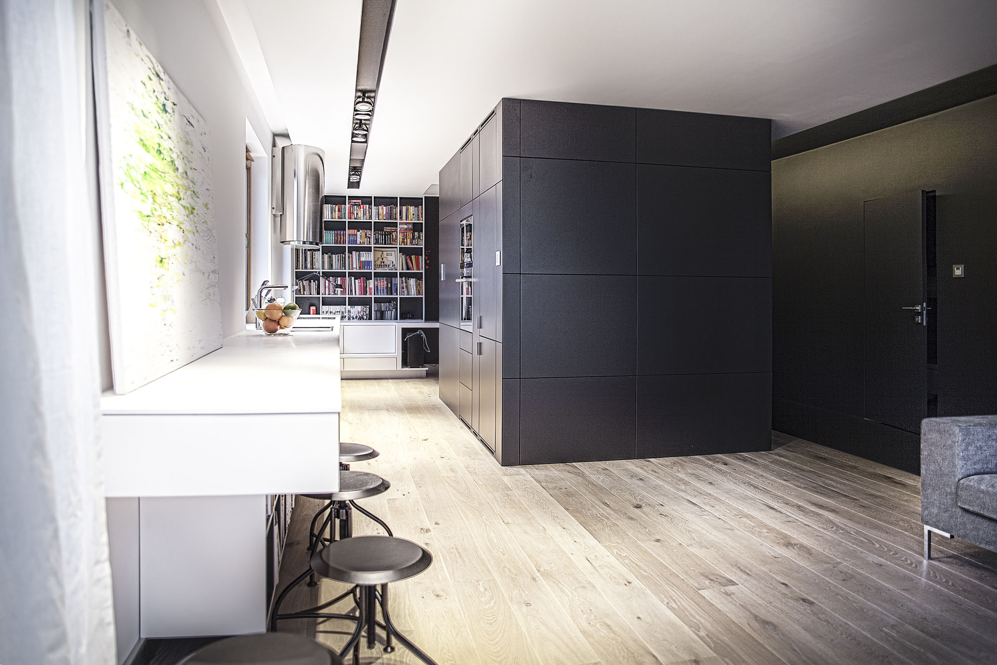 A Cozy and Luminous Modern Apartment in Cracow by Ekotektura (4)