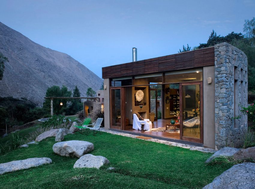 A Cozy and Quiet Stone House Surrounded by a Charming Landscape of Antioquia District, Peru by Marina Vella Arquitectos (13)