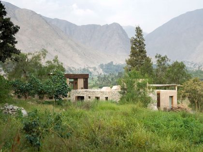 A Cozy and Quiet Stone House Surrounded by a Charming Landscape of Antioquia District, Peru by Marina Vella Arquitectos (2)