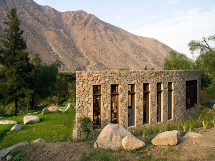 A Cozy and Quiet Stone House Surrounded by a Charming Landscape of Antioquia District, Peru by Marina Vella Arquitectos (3)